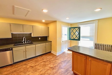 31 Crescent St, Rutland, VT 05701 - photo 7