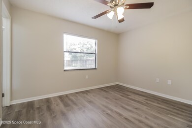 007-photo-primary-bedroom-9299239