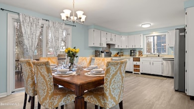 Dining Room/ Kitchen