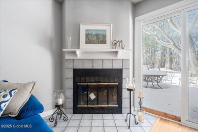 4014 Chaucer Place, Slingerlands, NY 12159 - photo 4