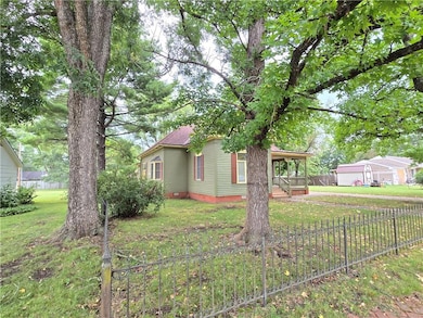 1002 E Main St, Cherryvale, KS 67335 - photo 3