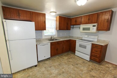 74 Furley Dr unit 3, Bunker Hill, WV 25413 - photo 6