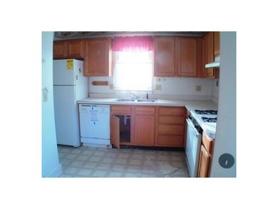 608 S Butler Blvd, Lansing, MI 48915 - photo 4