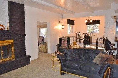 Living Room (13)