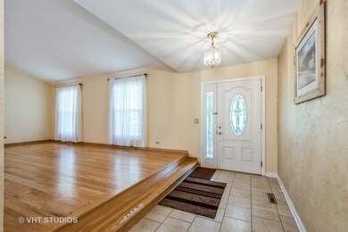 3817 Lizette Ln, Glenview, IL 60026 - photo 2