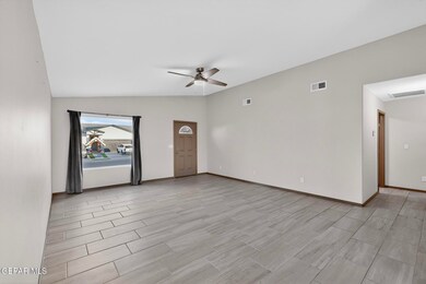 13660 Baja Vista Ct, Horizon City, TX 79928 - photo 7