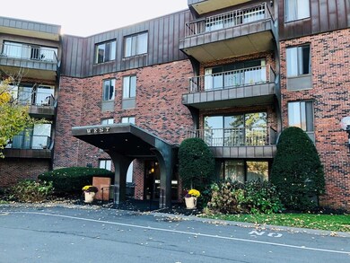 1004 Paradise Rd unit 3A, Swampscott, MA 01907 - photo 2