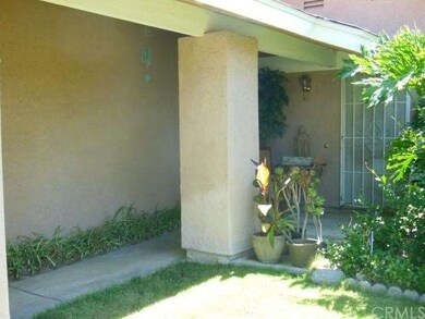 Covered porch to enjoy the shade in summer