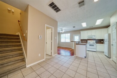 2831 Hackamore Hollow Ln, Houston, TX 77014 - photo 7