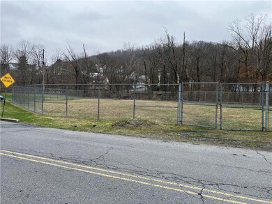 7802 1/2 7th St, Slatington, PA 18080 - photo 3