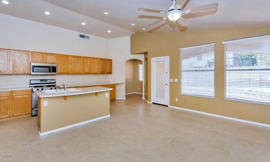 7922 W Albert Ln-large-007-9-Family Room