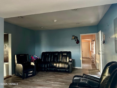 1504 S 14th St, Yakima, WA 98901 - photo 3