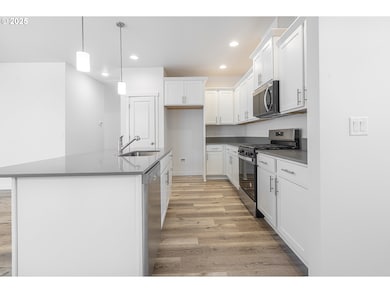 714 Tigerlily St, Silverton, OR 97381 - photo 6