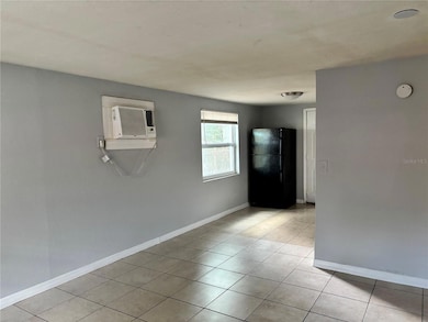 11733 N 12th St unit G, Tampa, FL 33612 - photo 2