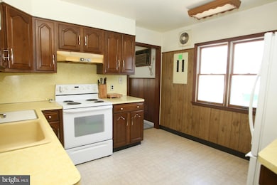 1302 E Willow Run Dr, Wilmington, DE 19805 - photo 7