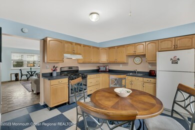 Large Eat in Kitchen