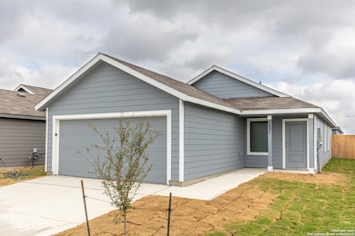 2421 Legends Creek, New Braunfels, TX 78130 - photo 2