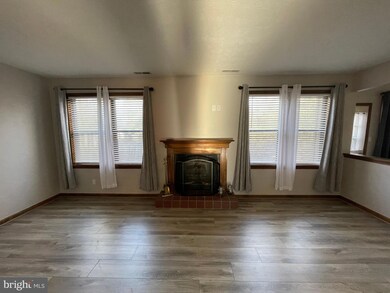 23193 Falling Leaf Ln, California, MD 20619 - photo 6