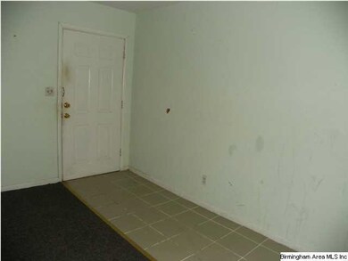 Entry to livingroom