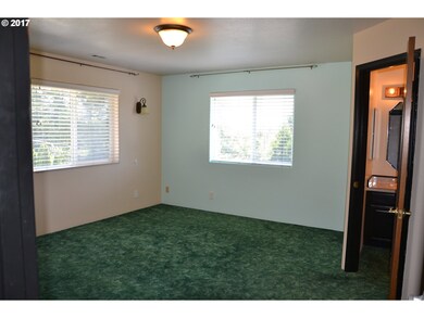 Bedroom, Primary