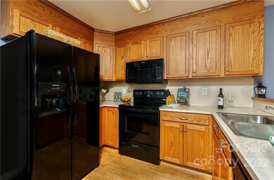 921 Ranchero St, Statesville, NC 28677 - photo 7