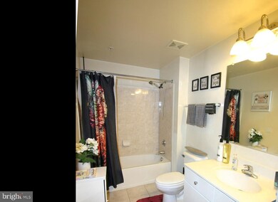 The Crescent unit 607, Silver Spring, MD 20910 - photo 4