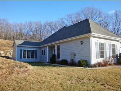 20 Summerfield Dr unit 20, South Grafton, MA 01560 - photo 2