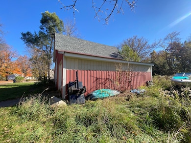 Address is W Edgerton