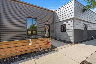 1300 Batavia Ave unit 2, Royal Oak, MI 48067 - photo 2