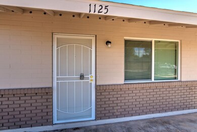 1125 W Oakland St-6