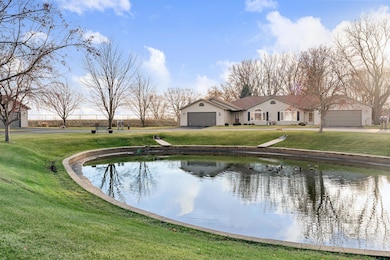 1710B Carriage Home Dr SW, Austin, MN 55912 - photo 2