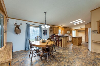 05 Dining Room