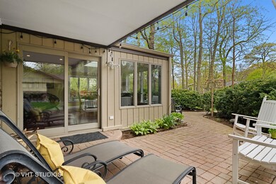 319 E Tall Trees Ln, Palatine, IL 60067 - photo 4