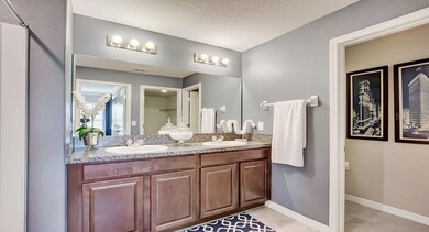 13175 Garnet Raspberry Ave, Wimauma, FL 33598 - photo 5