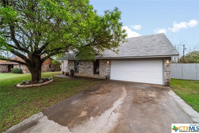 122 E Blancas Dr, Copperas Cove, TX 76522 - photo 3