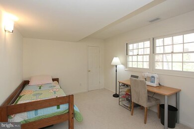 2352 Nashua Ct, Reston, VA 20191 - photo 5