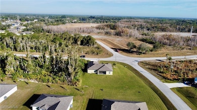 264 Blackstone Dr, Fort Myers, FL 33913 - photo 6