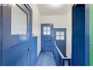 3709 NE Couch St, Portland, OR 97232 - photo 4