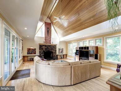 409 Chestnut Ave, Washington Grove, MD 20880 - photo 6