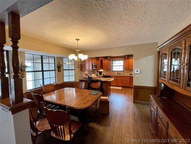 dining / kitchen