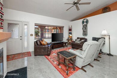 006_Living Room