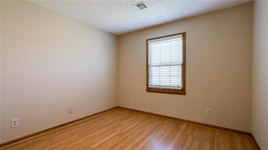 7804 Darnell St, Shawnee, KS 66216 - photo 6