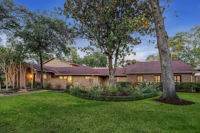 7722 Bellewood Dr, Houston, TX 77055 - photo 3