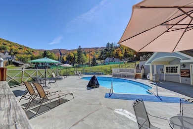 Country Inn Pool 2