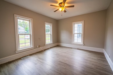 509 E 8th St, Concordia, KS 66901 - photo 5