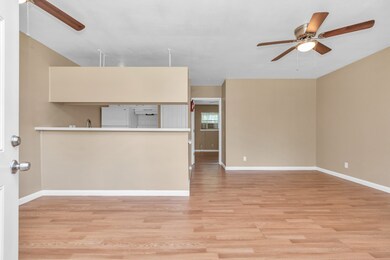 539 Yorkshire St unit 2, Houston, TX 77022 - photo 6
