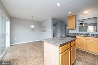 313 Scarboro Dr, Bunker Hill, WV 25413 - photo 5