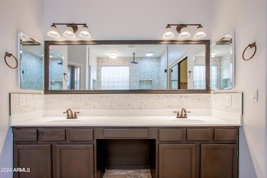 Master Bed_Bath-1