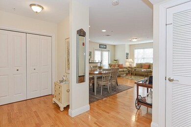 15 Summer St unit 202, Franklin, MA 02038 - photo 2