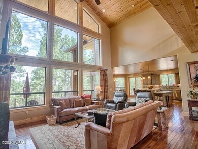006_Living Room